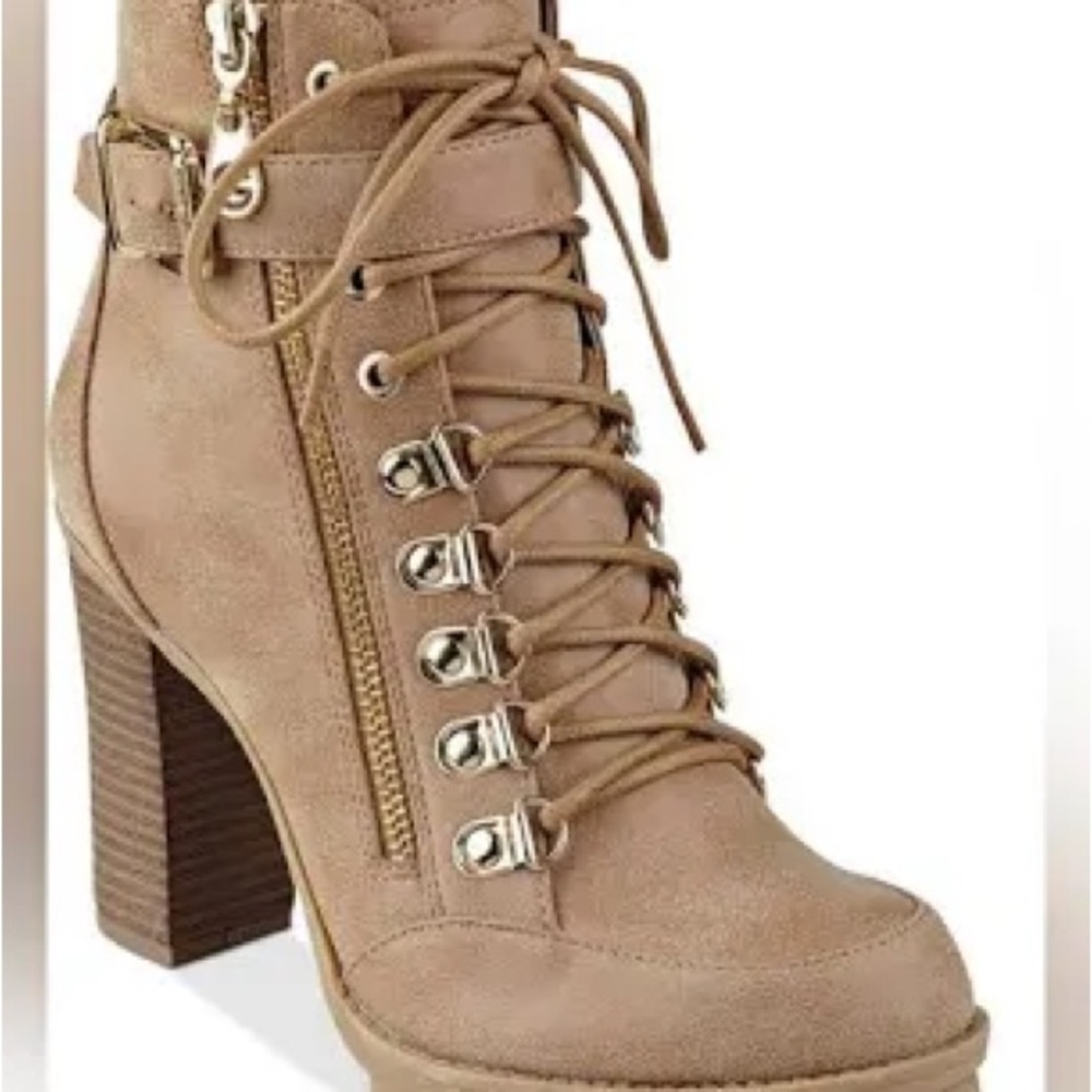 NWOT G by Guess Women's Beige Lace-Up Boots